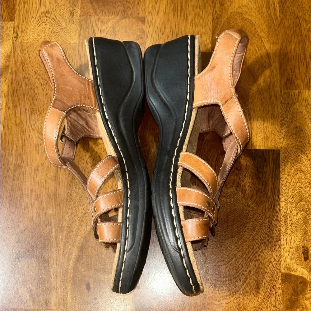 Clarks Women's Tan Leather Sandals